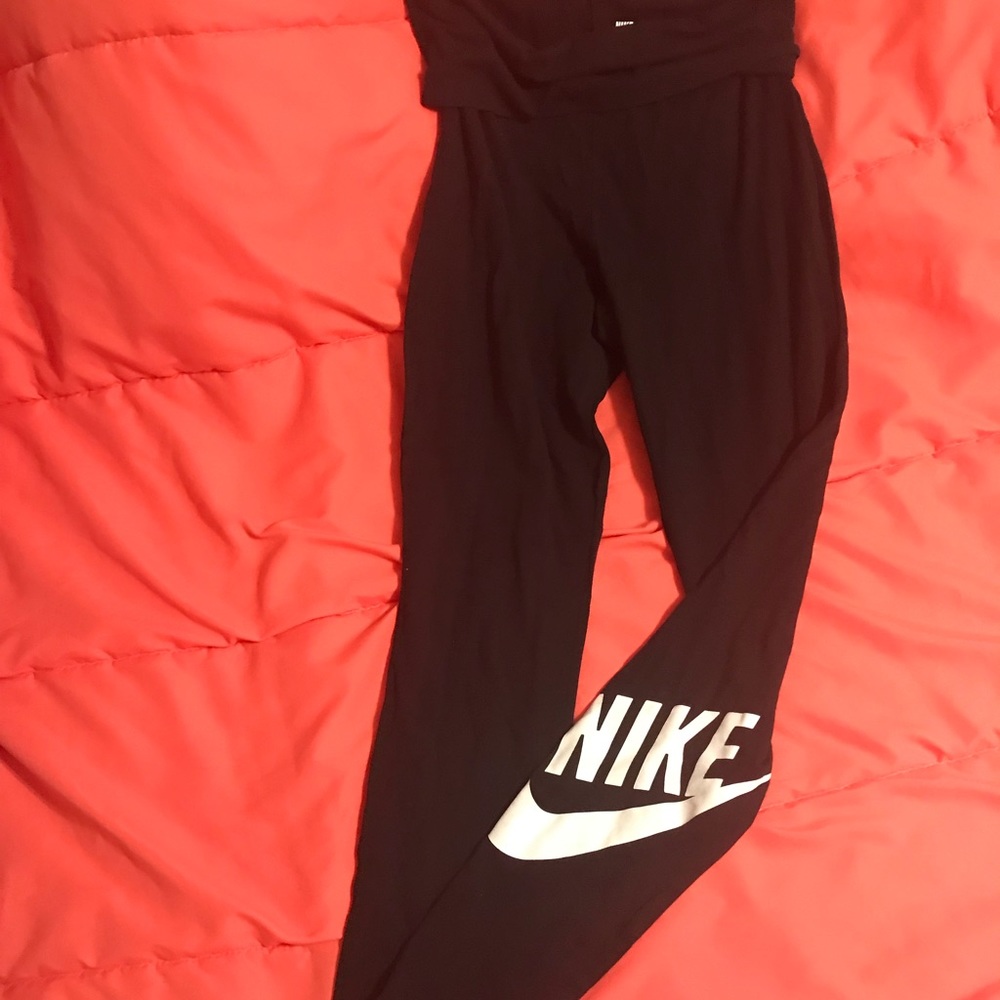 Nike leggings - size medium